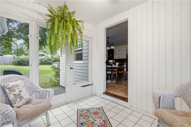 11 Linda Avenue, Portsmouth, RI 02871