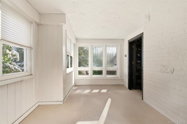 54 Summit Drive, Manhasset, NY 11030