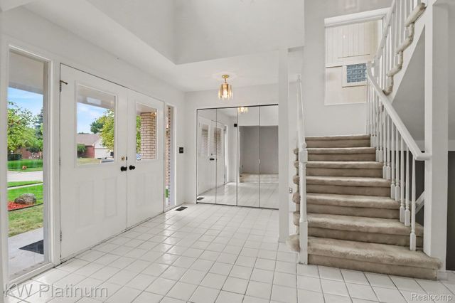 2613 Marcus Drive, Troy, MI 48083