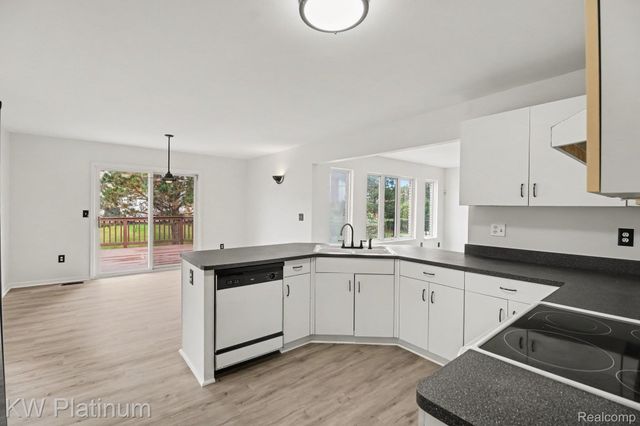 2613 Marcus Drive, Troy, MI 48083