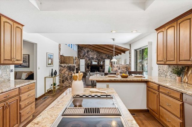 13895 Strawberry Cir, Penn Valley, CA 95946