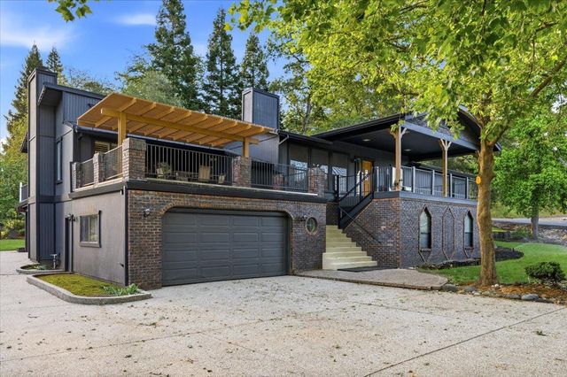 13895 Strawberry Cir, Penn Valley, CA 95946