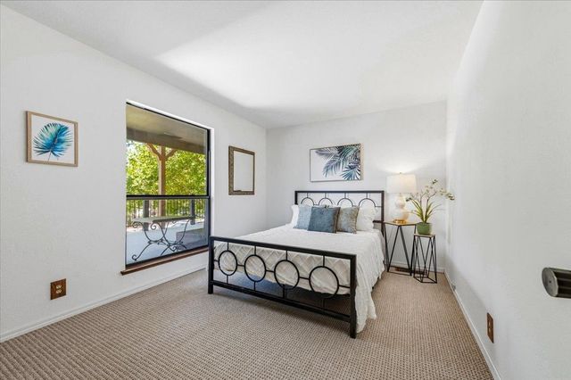 13895 Strawberry Cir, Penn Valley, CA 95946