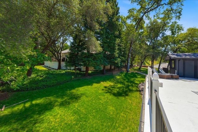13895 Strawberry Cir, Penn Valley, CA 95946