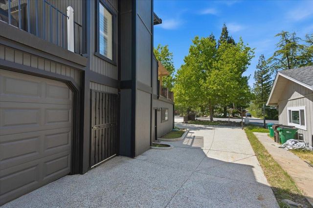 13895 Strawberry Cir, Penn Valley, CA 95946