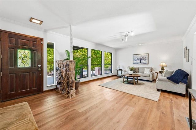 13895 Strawberry Cir, Penn Valley, CA 95946