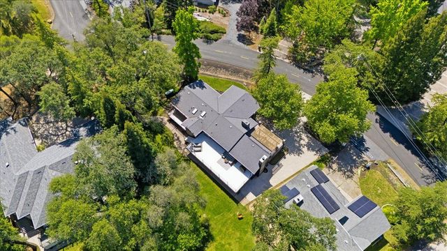 13895 Strawberry Cir, Penn Valley, CA 95946