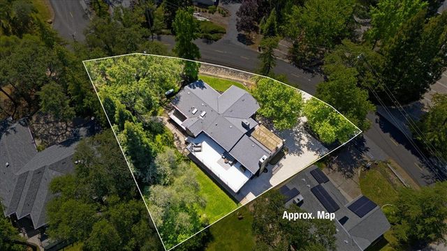 13895 Strawberry Cir, Penn Valley, CA 95946