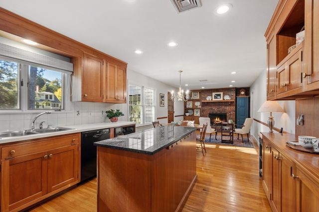 25 Karlton Circle, Andover, MA 01810