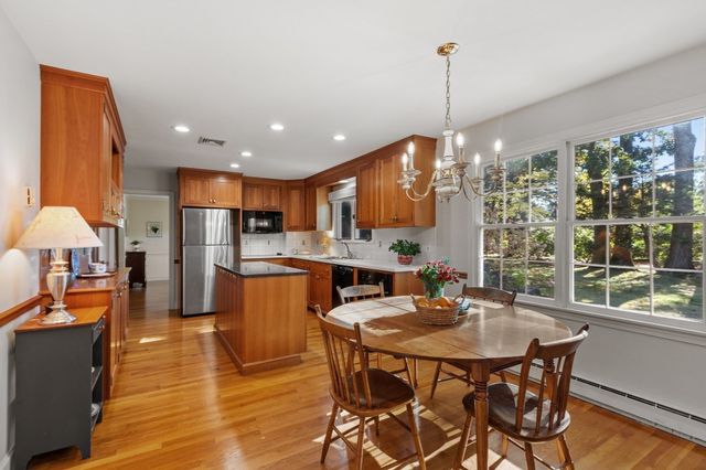 25 Karlton Circle, Andover, MA 01810