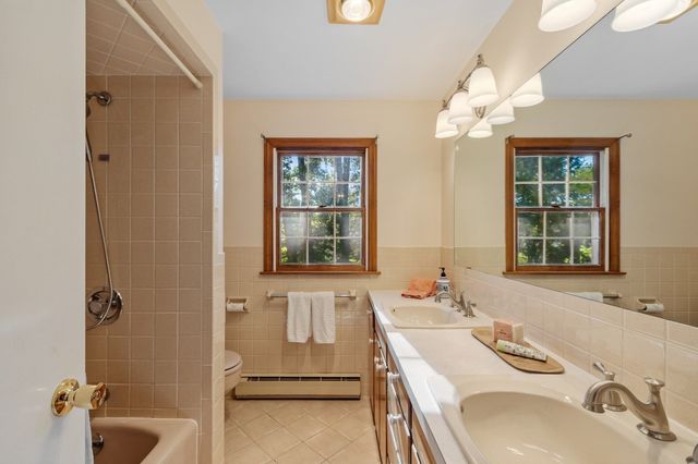 25 Karlton Circle, Andover, MA 01810
