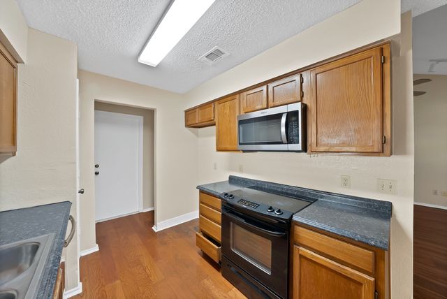 2117 Chapel Downs Drive, Arlington, TX 76017