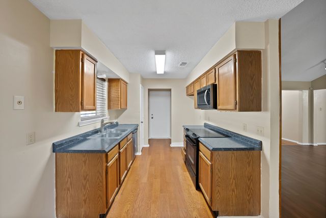 2117 Chapel Downs Drive, Arlington, TX 76017