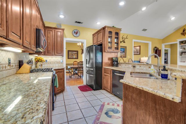 27 Brad Court, Van Alstyne, TX 75495