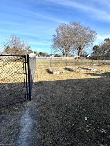 605 Bessie Street, Kernersville, NC 27284