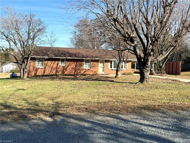 605 Bessie Street, Kernersville, NC 27284