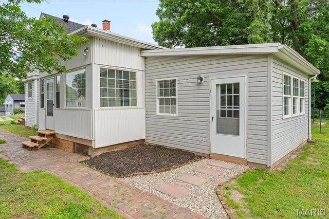 608 N 17th Street, Belleville, IL 62226