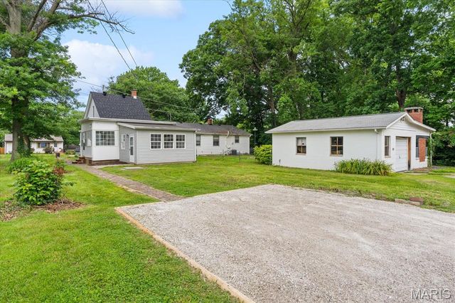 608 N 17th Street, Belleville, IL 62226