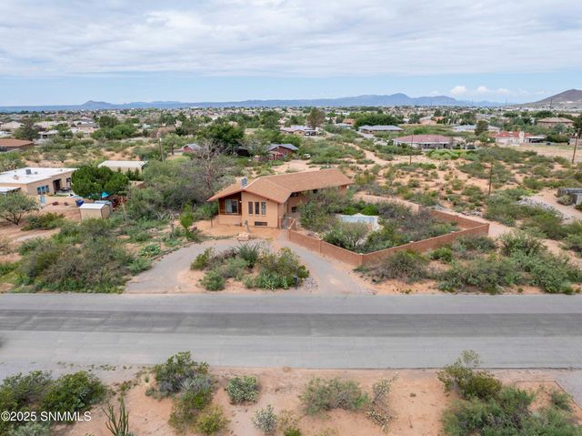 5775 Shadow Hills Road, Las Cruces, NM 88012