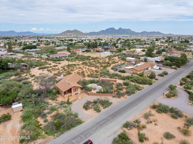 5775 Shadow Hills Road, Las Cruces, NM 88012