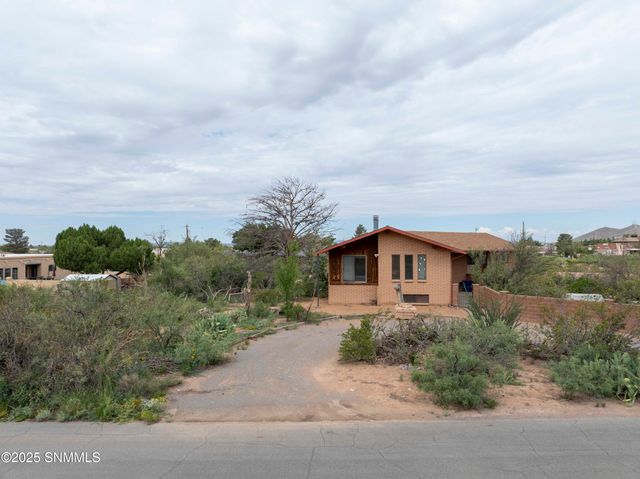 5775 Shadow Hills Road, Las Cruces, NM 88012