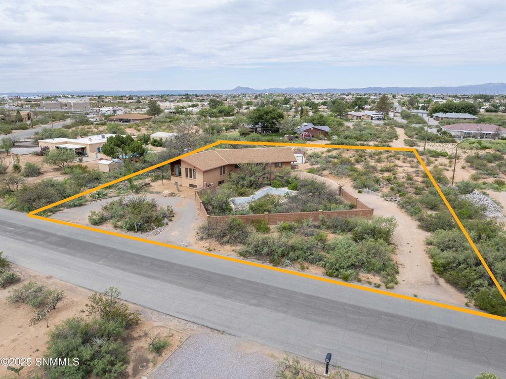 5775 Shadow Hills Road, Las Cruces, NM 88012