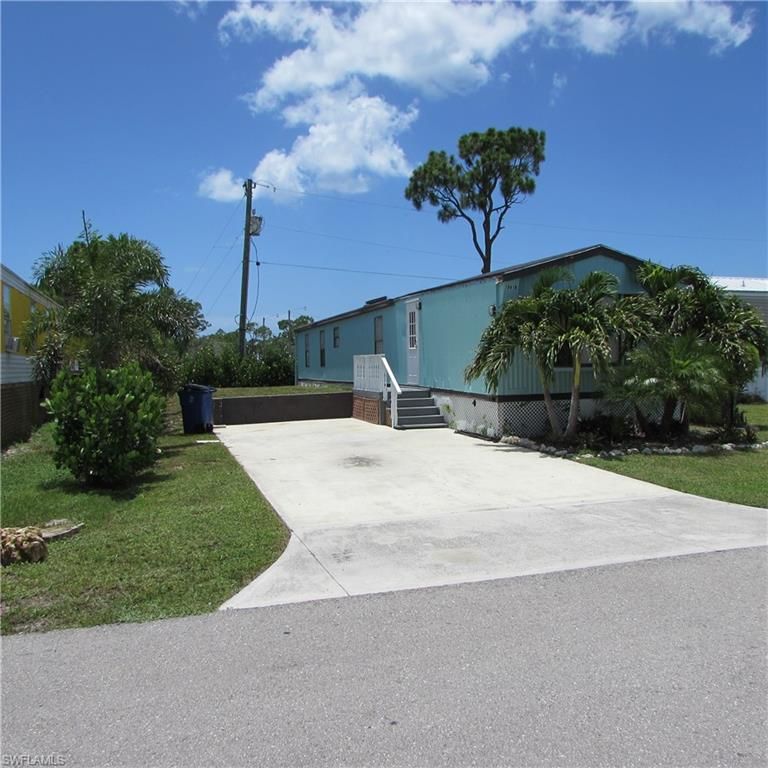 10419 Trotwood AVE, ST. JAMES CITY, FL 33956 — photo 4