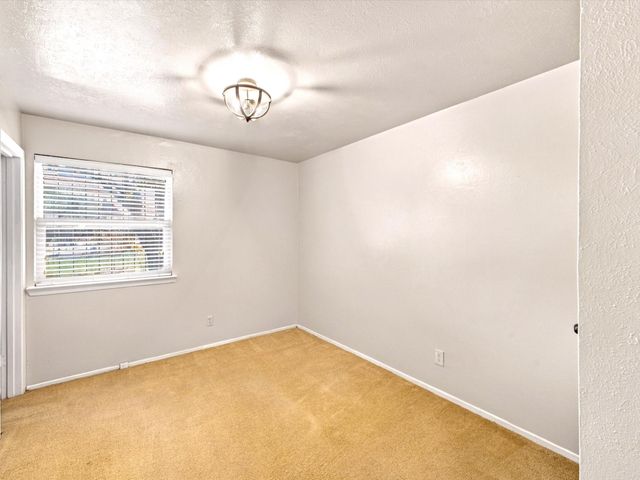 1041 Tuskegee Street, Grand Prairie, TX 75051