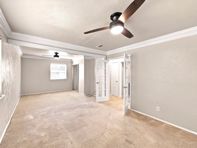 1041 Tuskegee Street, Grand Prairie, TX 75051