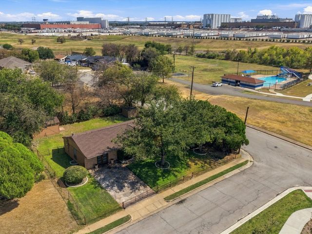 1041 Tuskegee Street, Grand Prairie, TX 75051
