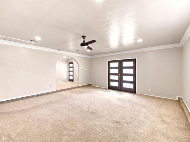 1041 Tuskegee Street, Grand Prairie, TX 75051