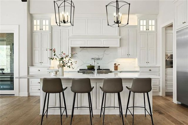 14615 Linden Street, Overland Park, KS 66224