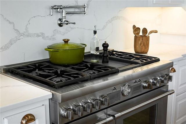 14615 Linden Street, Overland Park, KS 66224