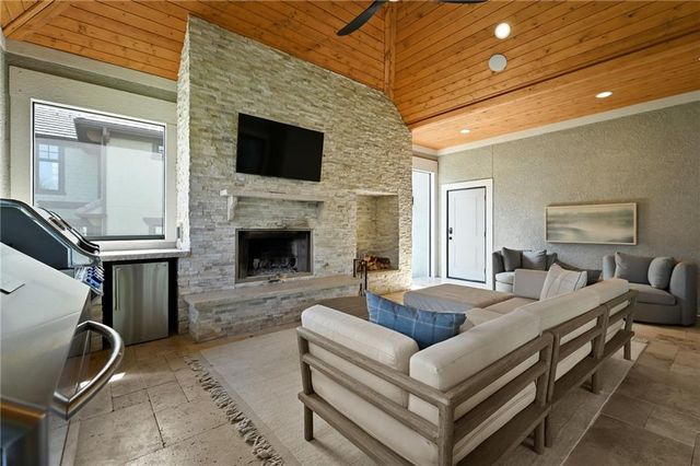 14615 Linden Street, Overland Park, KS 66224