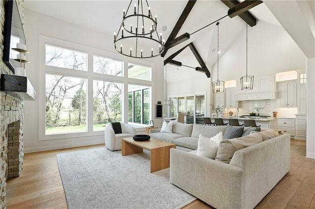 14615 Linden Street, Overland Park, KS 66224