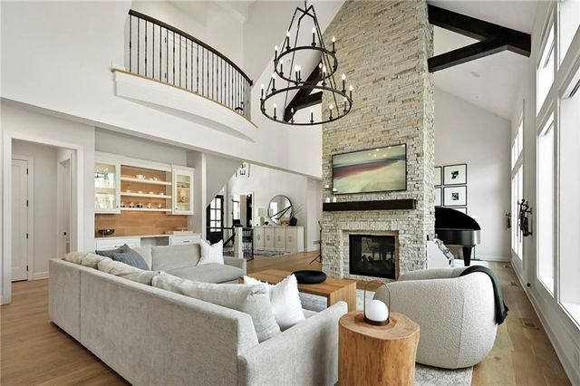 14615 Linden Street, Overland Park, KS 66224