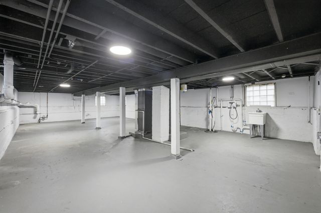 2602 Glos Avenue, Bellwood, IL 60104