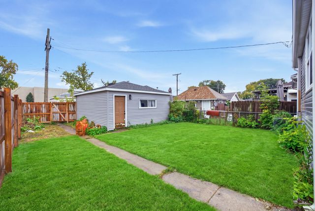2602 Glos Avenue, Bellwood, IL 60104