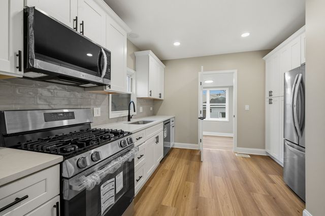 2602 Glos Avenue, Bellwood, IL 60104