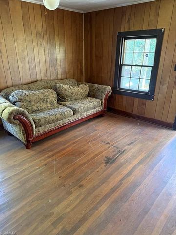 5618 Farmstead Road, Seagrove, NC 27341