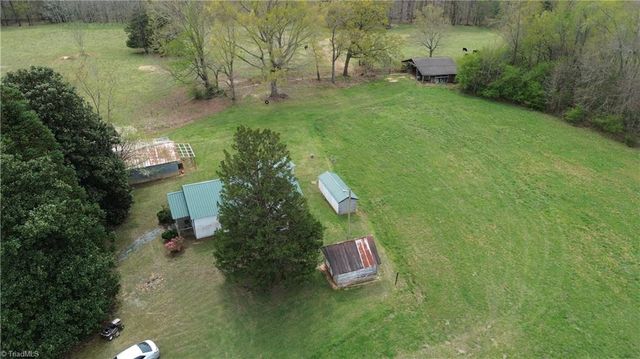 5618 Farmstead Road, Seagrove, NC 27341