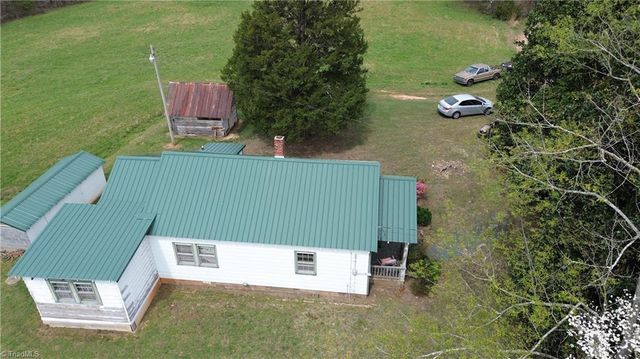 5618 Farmstead Road, Seagrove, NC 27341