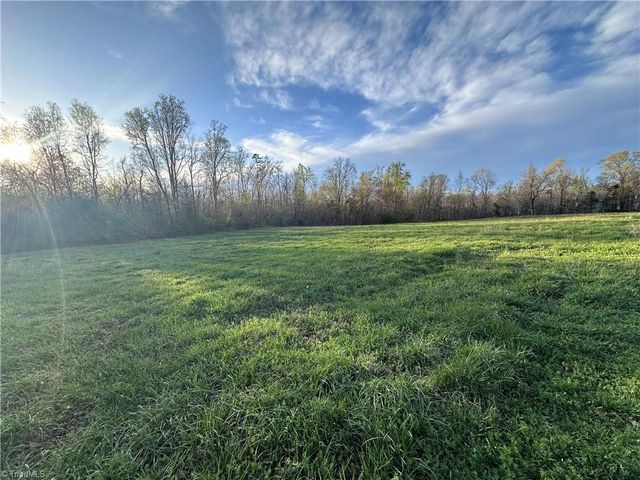 5618 Farmstead Road, Seagrove, NC 27341