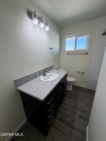 229 GRANADA Avenue, El Paso, TX 79912