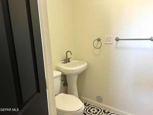 229 GRANADA Avenue, El Paso, TX 79912