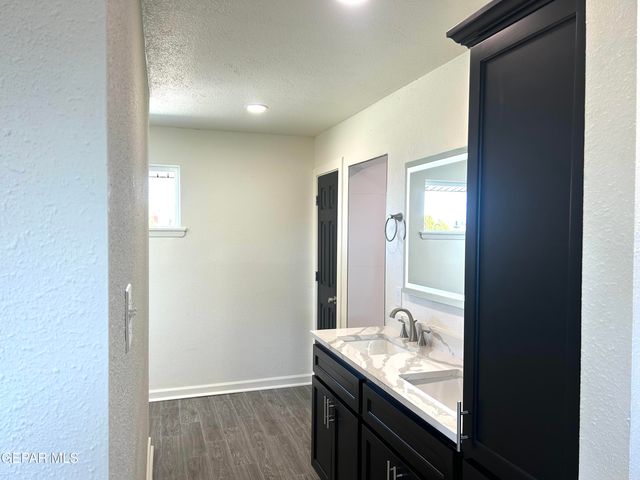 229 GRANADA Avenue, El Paso, TX 79912