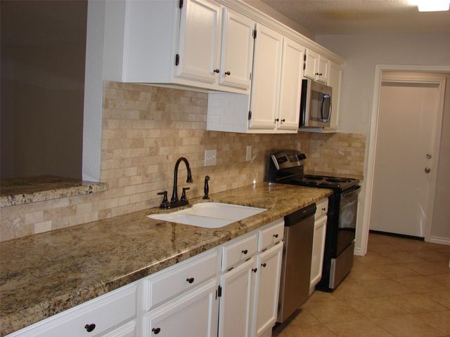 7010 Buchanan Drive, Richmond, TX 77469