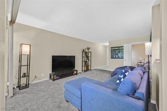 668 Oakmont Avenue 1724, Las Vegas, NV 89109