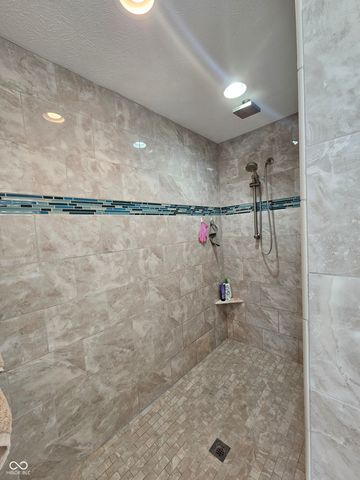 13028 Veon Drive, Fishers, IN 46038