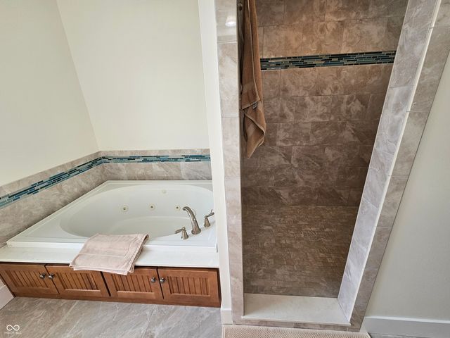 13028 Veon Drive, Fishers, IN 46038